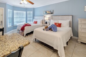 Deluxe-Zimmer, Mehrere Betten, Küche (Designer Efficiency)