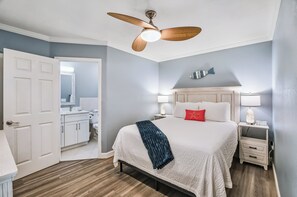 Suite, 1 Queen Bed with Sofa bed (Preferred Suite)
