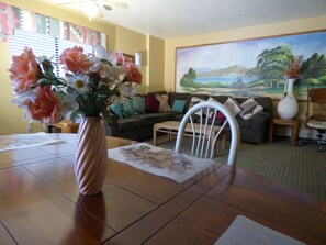 Condo, 2 Bedrooms | Living area