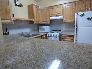 Condo, 2 Bedrooms | Private kitchen