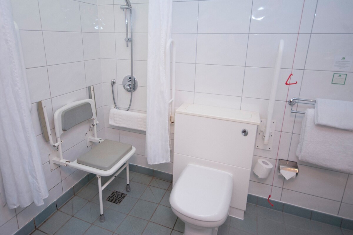 Standard Room, 1 Double Bed, Accessible | Hypo-allergenic bedding available, desk, blackout drapes