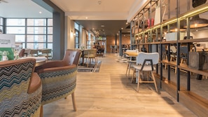 Breakfast, lunch and dinner served - Holiday Inn Manchester-Central Park by IHG (Manchester)
