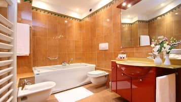 Doppia Superior Matrimoniale | Bagno | Doccia, articoli per l'igiene personale ecosostenibili, asciugacapelli