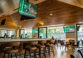 Bar (en la propiedad)