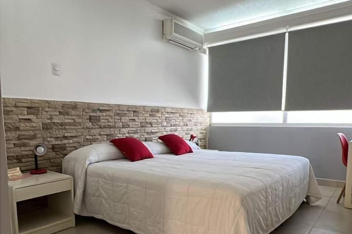 1 Schlafzimmer, hochwertige Bettwaren, Daunenbettdecken, Zimmersafe