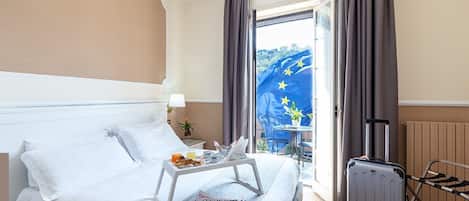 Superior Double Room, Balcony | 6 bilik tidur, meja, katil bayi/kot (surcaj), Wi-fi percuma