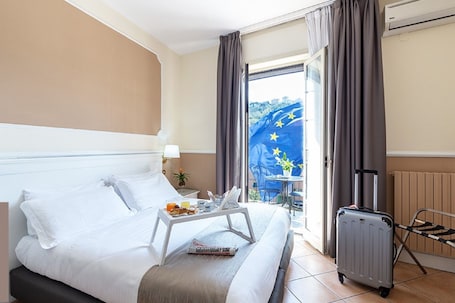 6 habitaciones, escritorio, cunas y wifi gratis