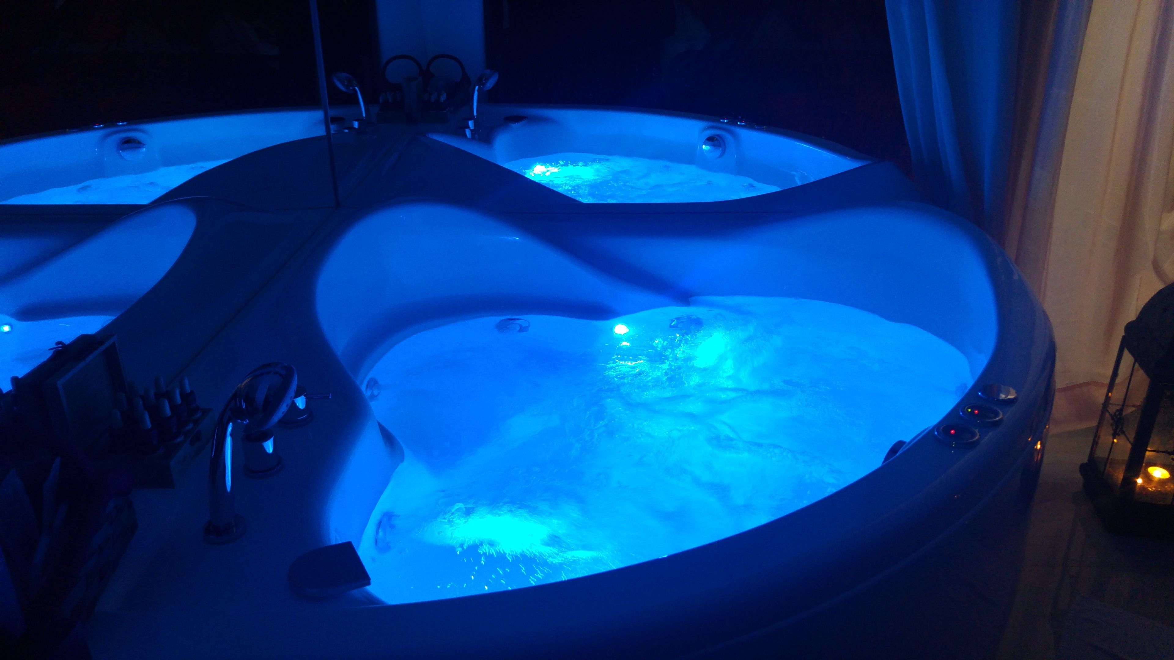 romantic double room | jetted bathtub