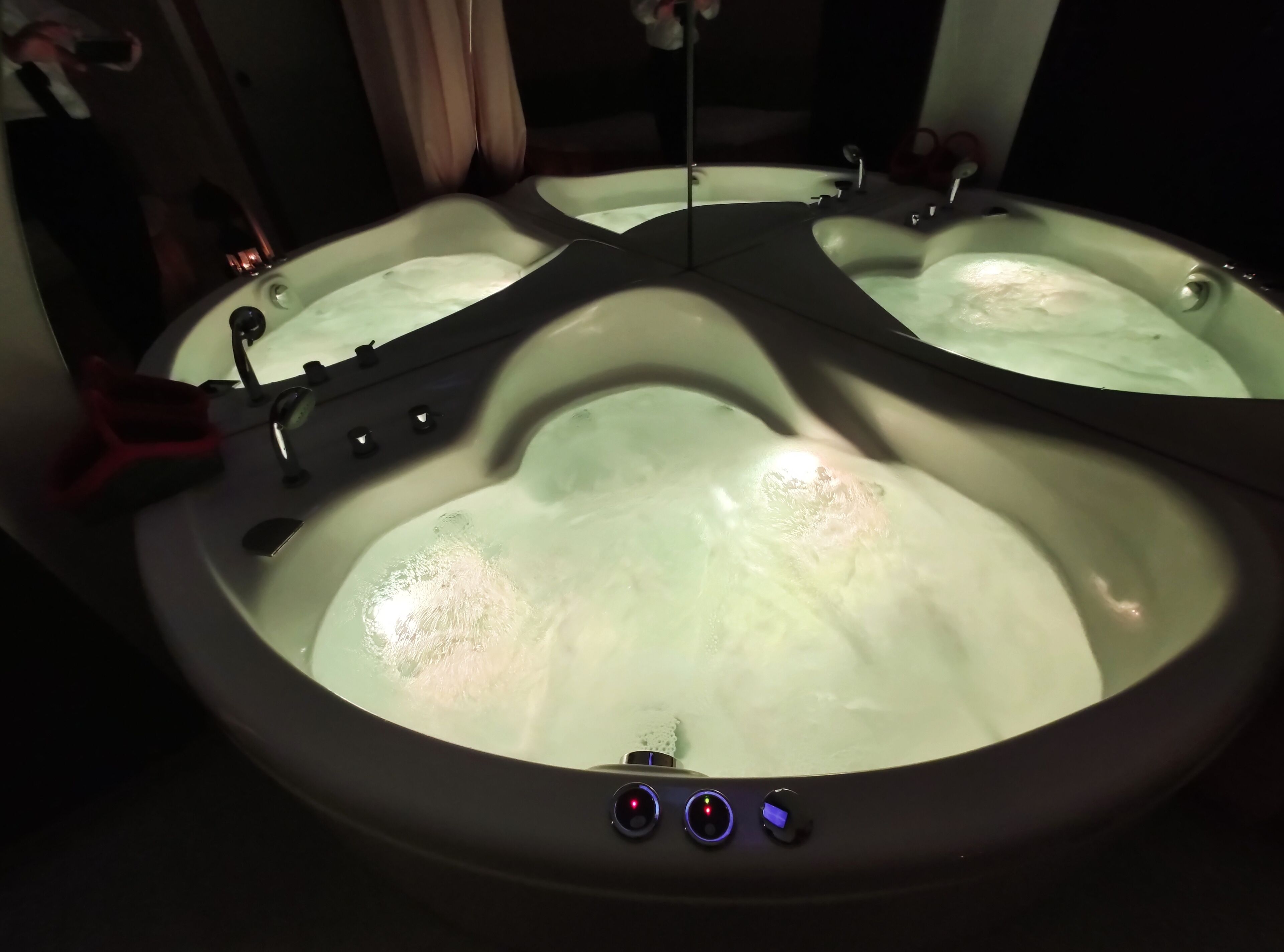 indoor spa tub