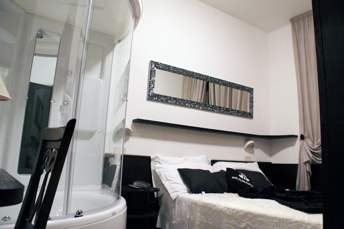 Coffres-forts dans les chambres, Wi-Fi gratuit, draps fournis