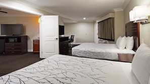 1 kamar tidur, seprai premium, meja kerja, dan tirai kedap cahaya
