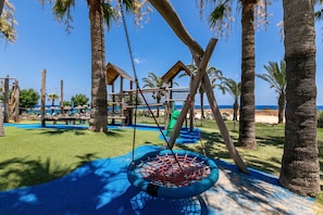 Children’s play area – outdoor
