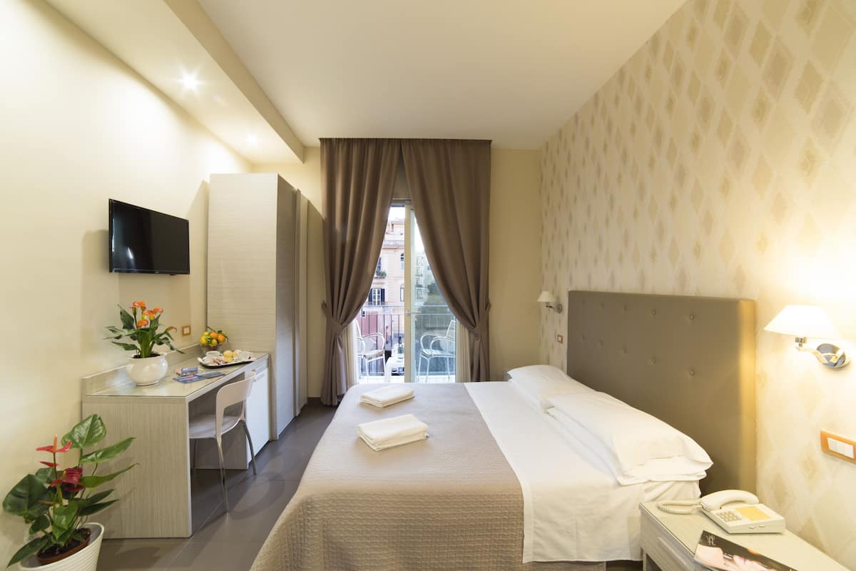 Camera Comfort (Balcone) | Minibar, una cassaforte in camera, una scrivania, insonorizzazione