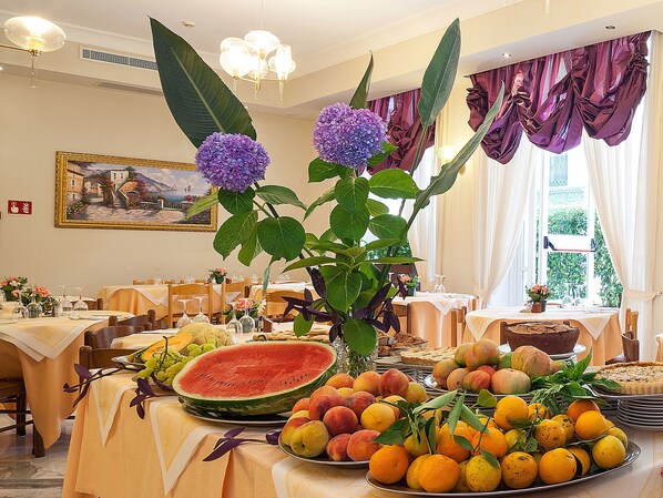 Petit déjeuner buffet compris tous les jours