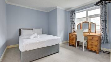 Classic Apartment | Individually furnished, free WiFi, bed sheets