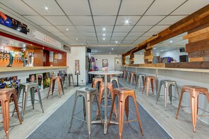 Sports bar - The Sandringham Court Hotel and Apartment (Blackpool)