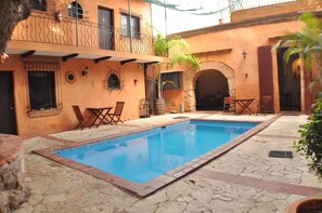 Outdoor pool - Hotel Doña Elvira (Santo Domingo)
