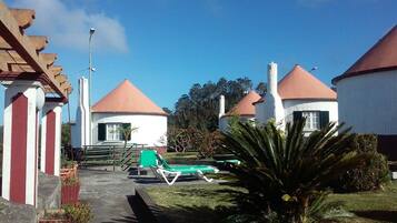 Bungalow, Sea View | Premium bedding, in-room safe, desk, cots/infant beds