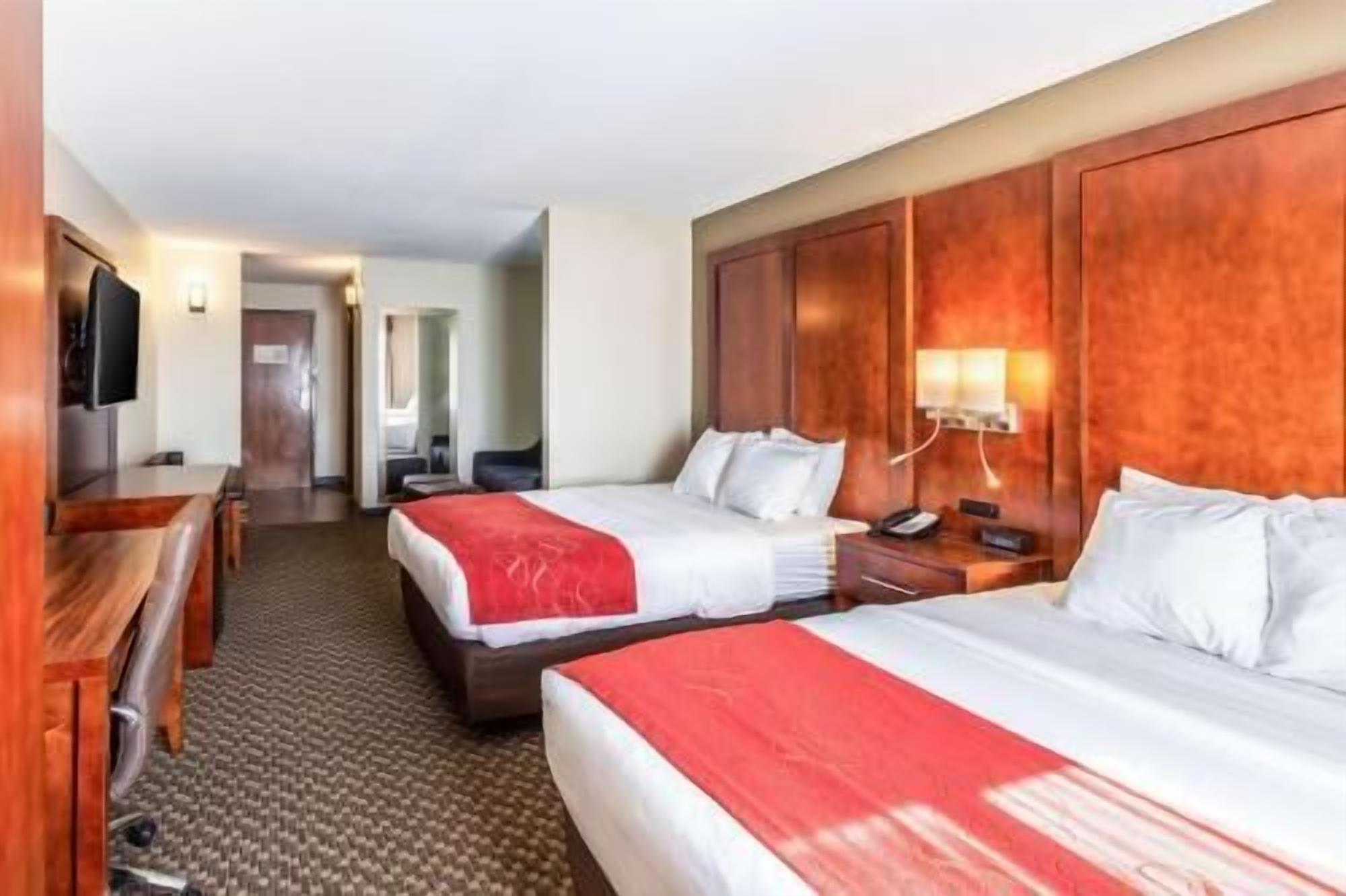 In-room safe, desk, blackout drapes, soundproofing