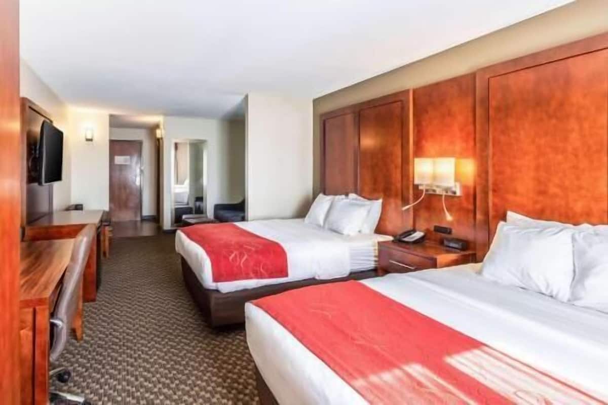 In-room safe, desk, blackout drapes, soundproofing