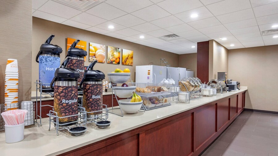 Comfort Suites Escanaba West