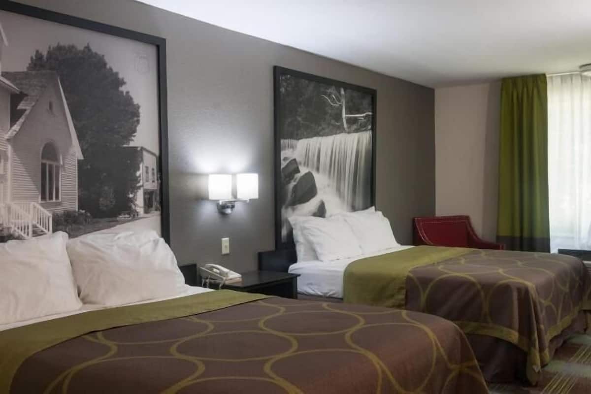 1 bedroom, in-room safe, desk, iron/ironing board