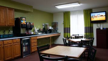 Free daily continental breakfast