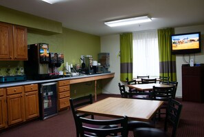 Free daily continental breakfast