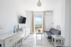 Quadruple Room | 1 bedroom, desk, bed sheets - Hotel Playamaro (Nerja)