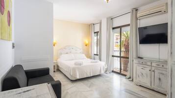 1 chambre, bureau, draps fournis