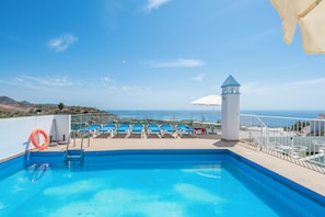 Seasonal outdoor pool - Hotel Playamaro (Nerja)