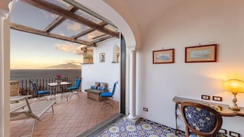 Studiosuite | Hochwertige Bettwaren, Minibar, Zimmersafe, Schreibtisch