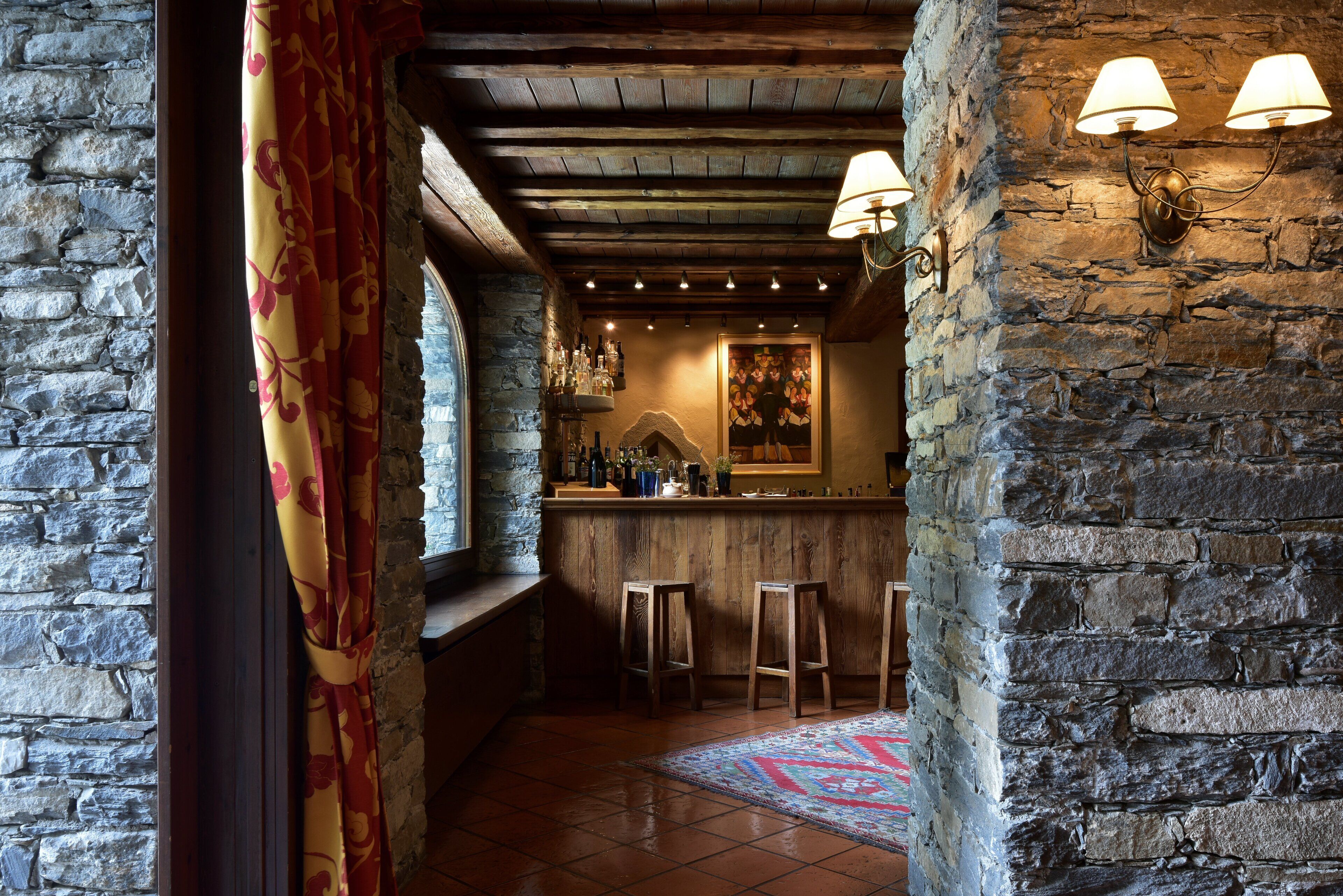 rooftop bar, garden views, open daily