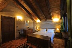 1 Schlafzimmer, hochwertige Bettwaren, Daunenbettdecken, Minibar