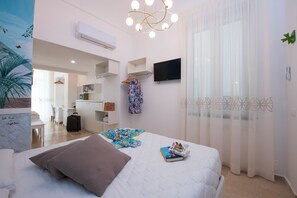 Family Studio Suite, 1 Bedroom, Balcony, City View | Frette Italian sheets, premium bedding, down comforters, pillowtop beds - Hotel Antica Repubblica (Amalfi)