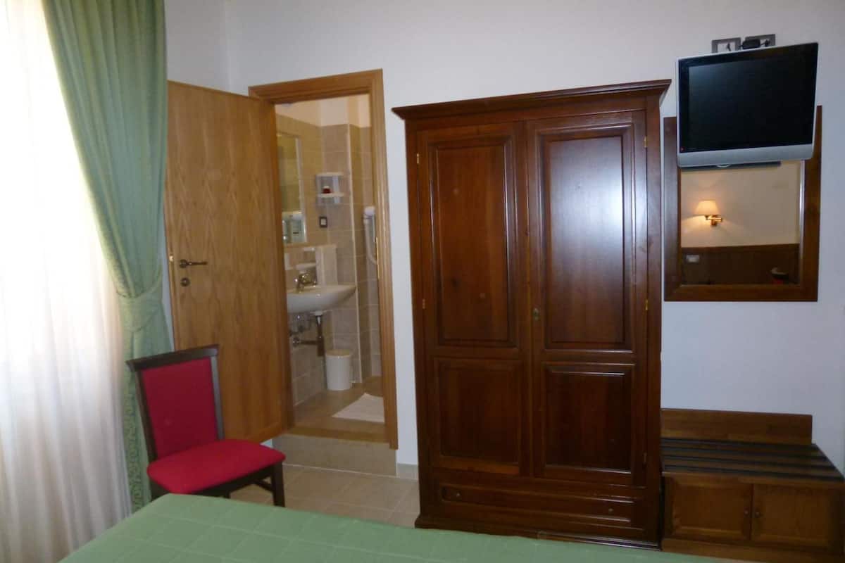 minibar, in-room safe, desk, soundproofing