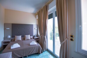 Premium bedding, down duvets, pillow-top beds, minibar - Villa degli Argentieri (Monterosso al Mare)