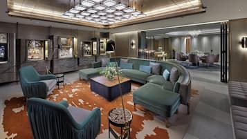 Suite (Entertainment) | Item bar mini percuma, peti besi dalam bilik, meja
