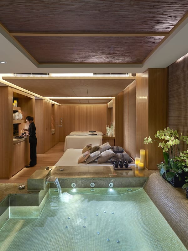 Couples treatment rooms, sauna, hot tub, steam room, Turkish bath