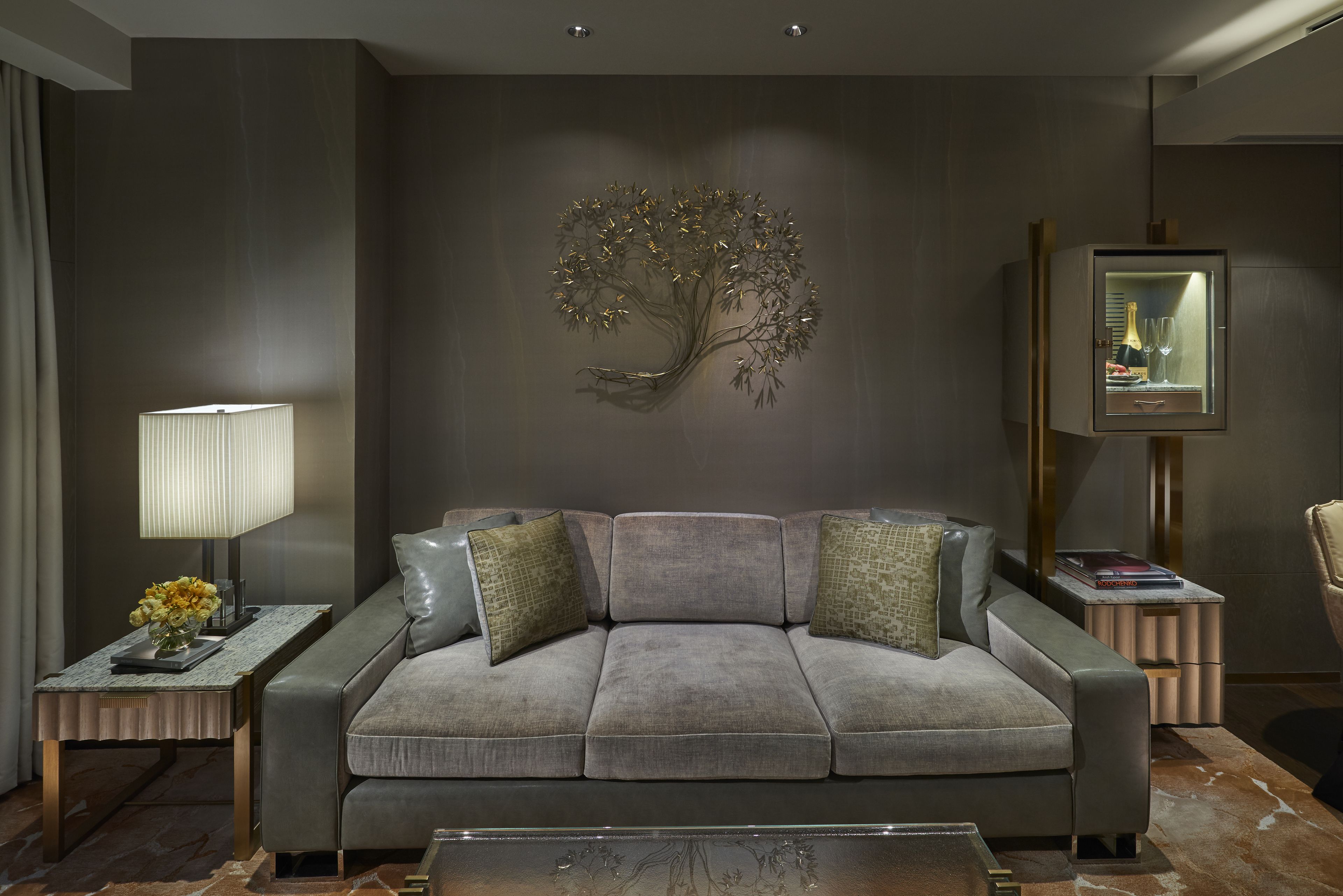 l900 suite | minibar, in-room safe, desk, laptop workspace