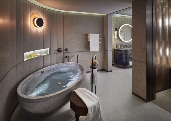 Suite (Entertainment) | Bathroom | Separate tub and shower, deep soaking tub, rainfall showerhead - Mandarin Oriental The Landmark, Hong Kong (Hong Kong)