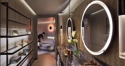 Mandarin Oriental The Landmark, Hong Kong