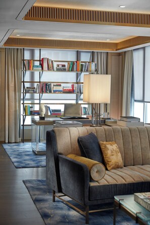 Suite (Landmark) | View from room - Mandarin Oriental The Landmark, Hong Kong (Hong Kong)