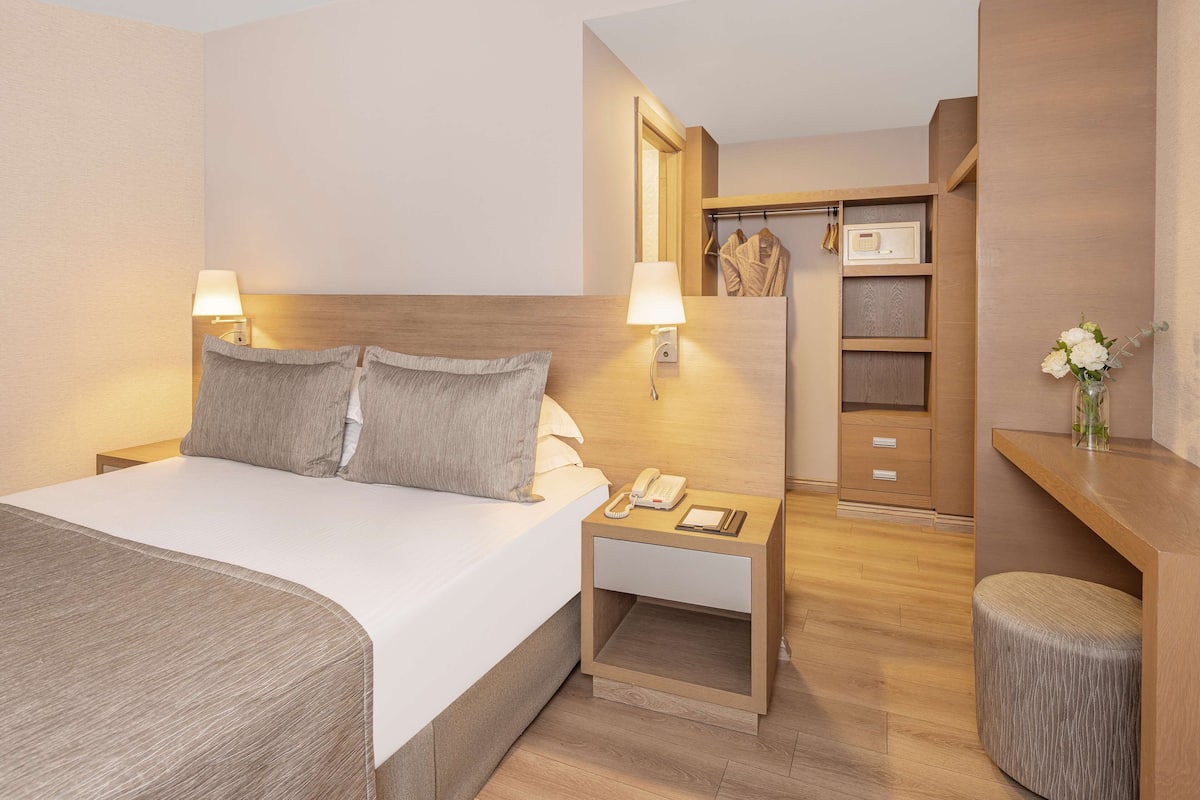Deluxe Family Duplex Suite with Sea View and Balcony | 2 chambres, draps en coton égyptien, literie de qualité
