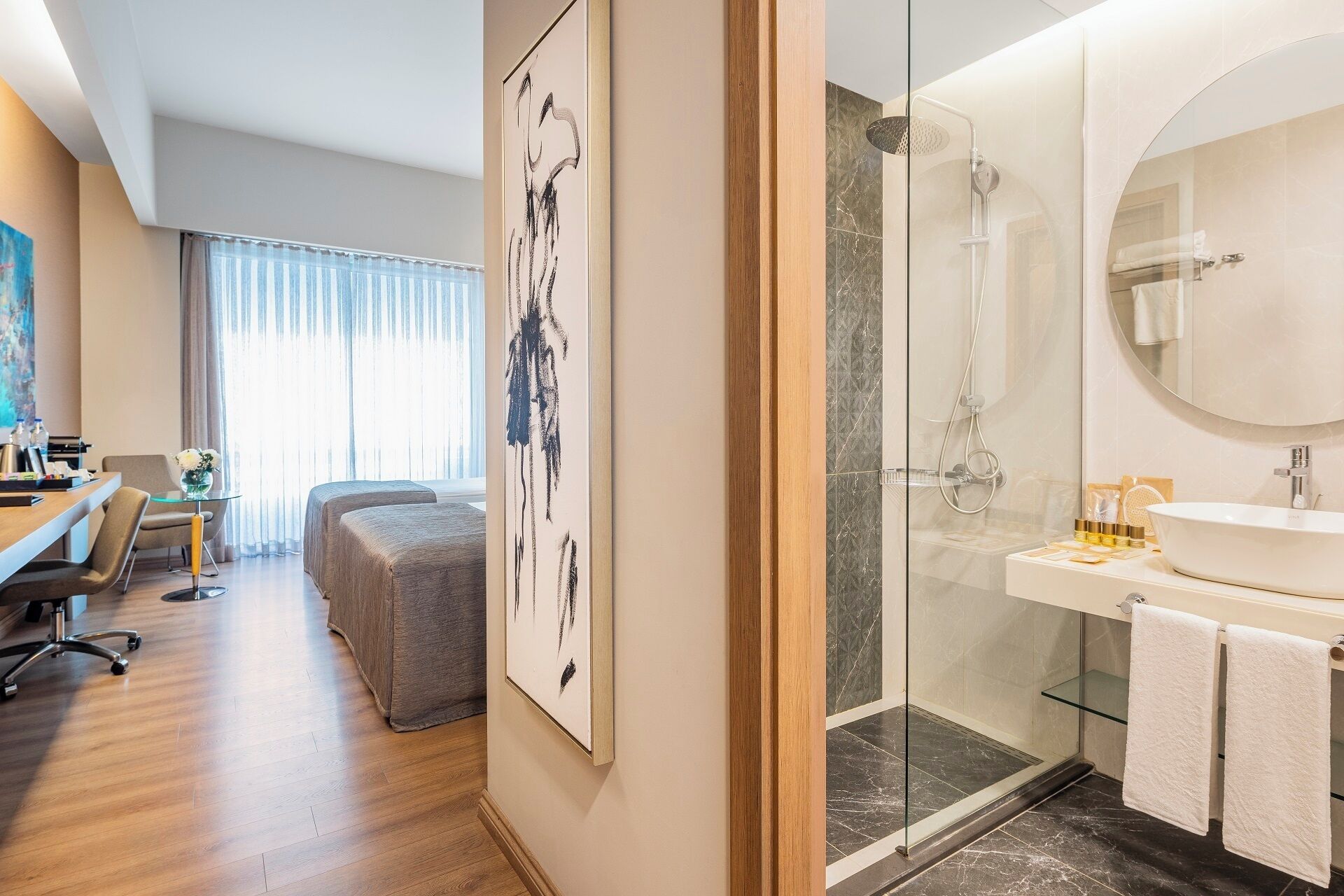 Deluxe City View Room With Balcony | Egyptinpuuvillaiset lakanat, ylelliset vuodevaatteet, untuvapeitot