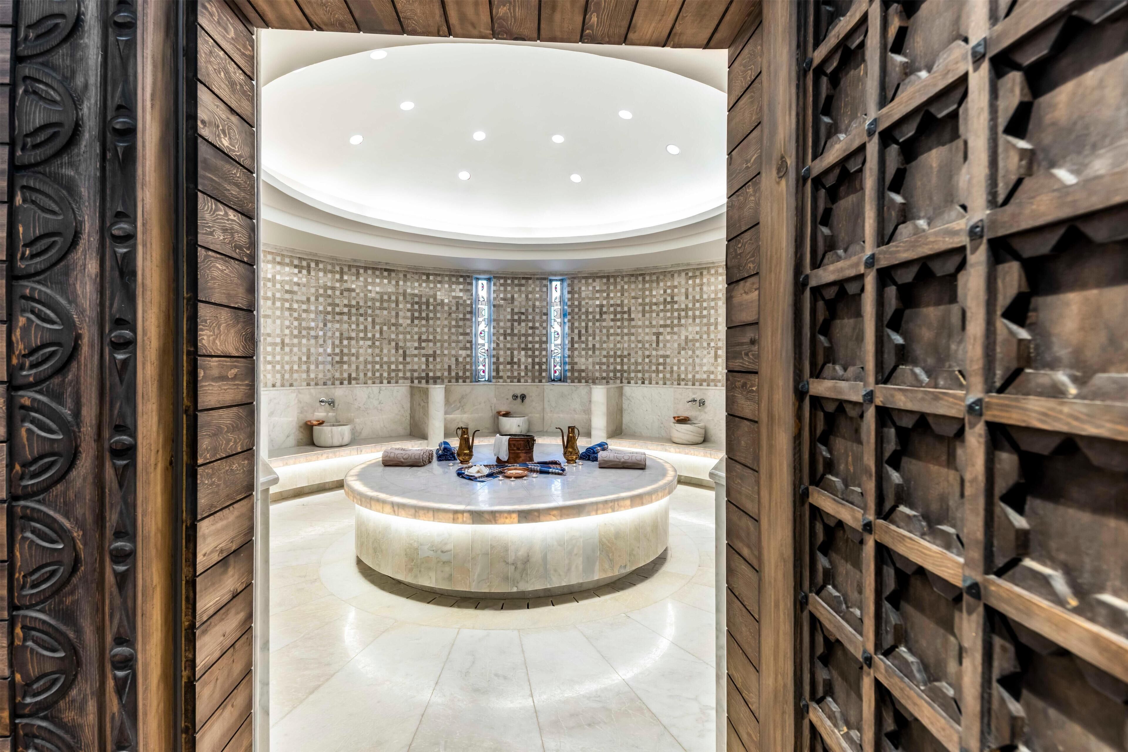 Espace de soins pour les couples, sauna, bain à remous, hammam, hammam