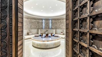 Espace de soins pour les couples, sauna, bain Ă remous, hammam, hammam