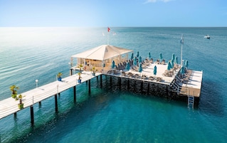 Private beach, sun loungers, beach umbrellas, beach towels