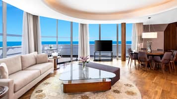 Egyptian cotton sheets, premium bedding, down duvets, minibar