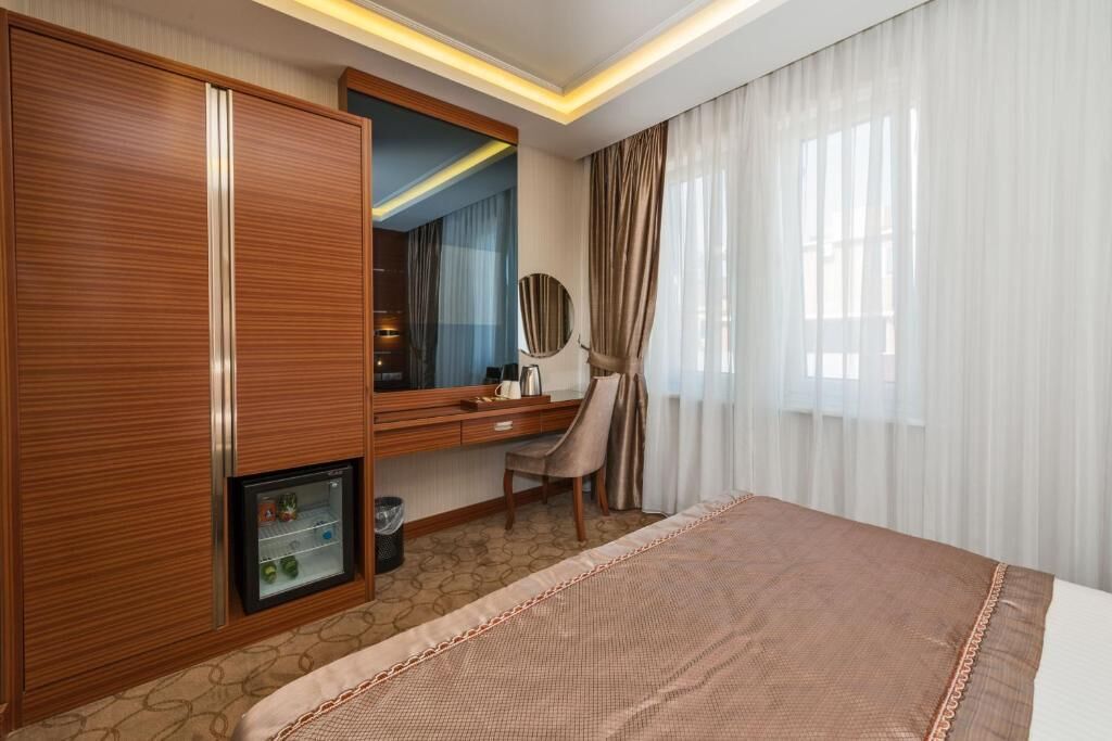 Standard Single Room | Premium bedding, minibar, in-room safe, desk